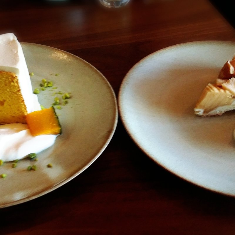 ケーキ(シフォンケーキ、アップルパイ各種)(スラッシュカフェ)