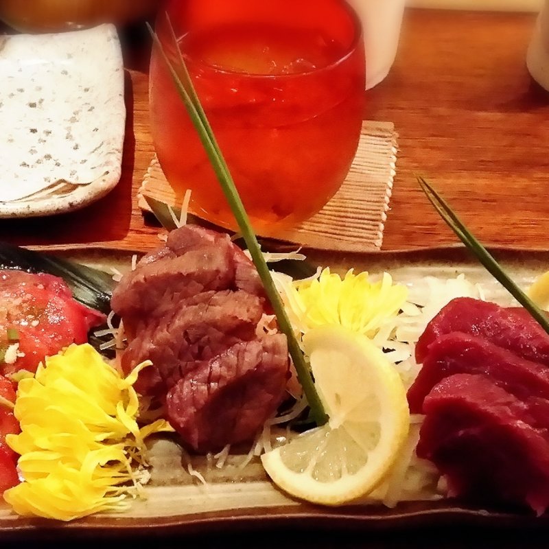 馬刺し盛り合わせ(Yoka Yoka （ヨカヨカ）)