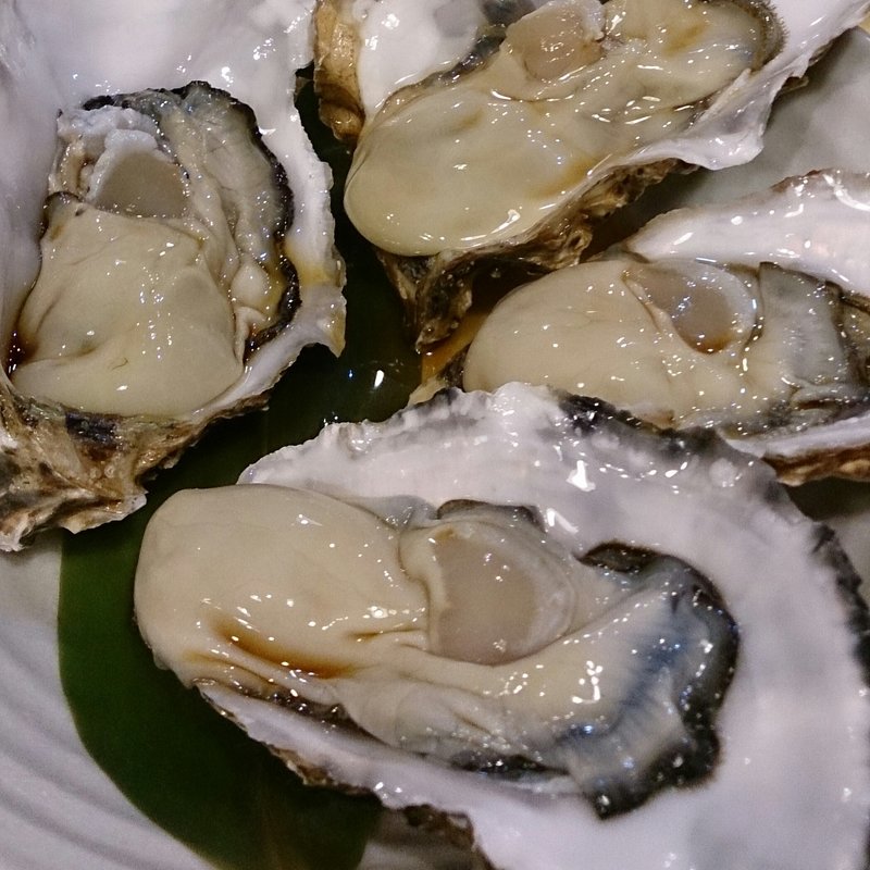 殻付　生カキ(呑助　あげ屋 高田馬場本店 （のみすけ あげや）)