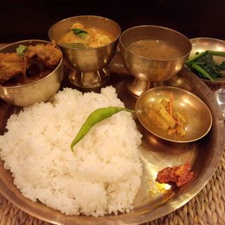 ネパールカレーセット（カレー二種類）(ネパール料理バルピパル)