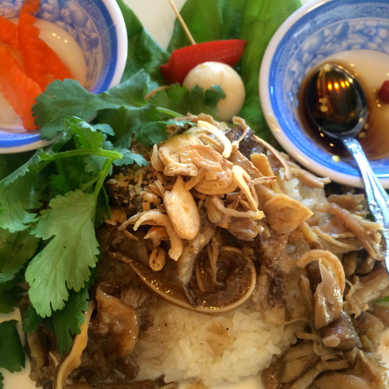 鶏とモツのおこわ(ツバメおこわ )