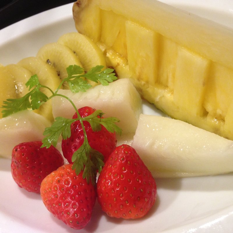 本日のフルーツ各種(ワイン居酒屋 ポポンペット)