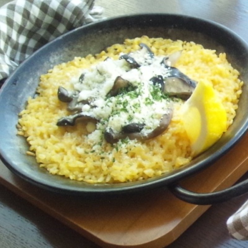 チーズときのこのパエリア（ランチセット）(タパス ブランコ みなとみらい店 （Tapas Blanco）)