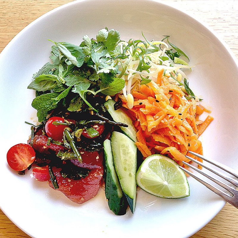 アヒ・ポキライスボウル (bills 表参道)