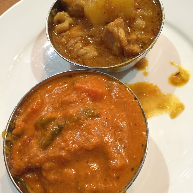 ランチのベジタブルカレーとチキンカレー(ニルワナム 神谷町店)