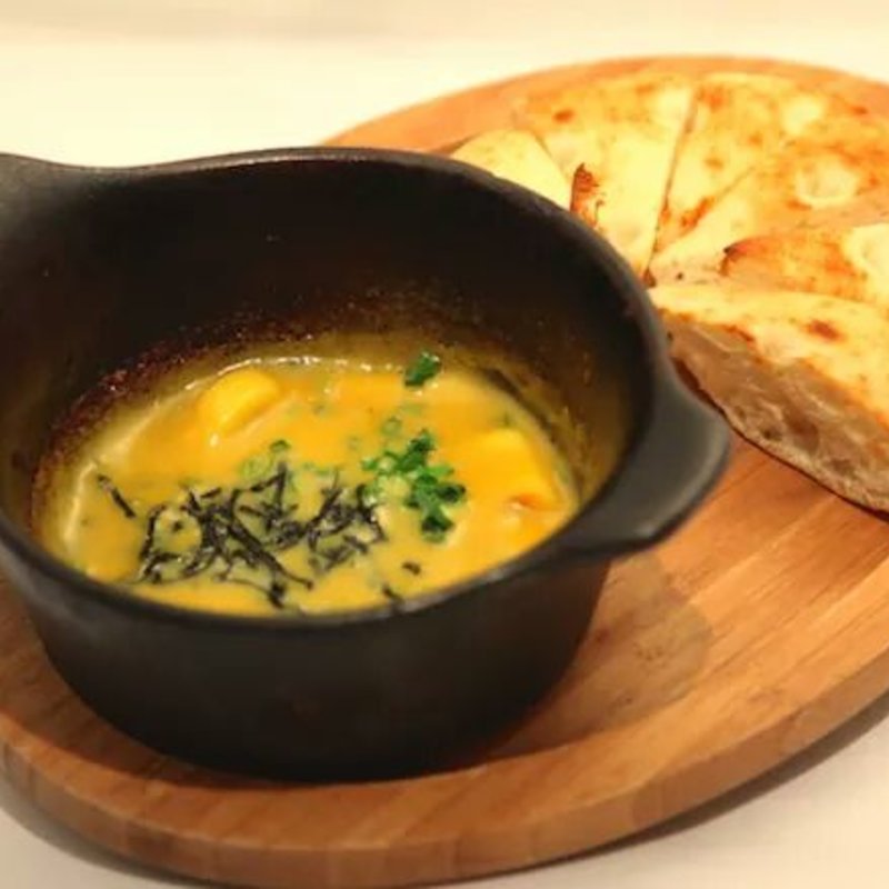 ウニとイカゲソのアヒージョ(カツバル )