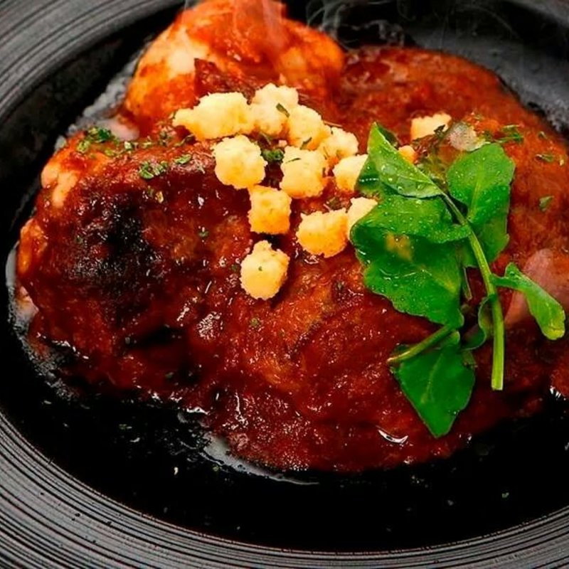 牛ほほ肉赤ワイン煮(カツバル )