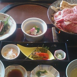 近江牛肉 すき焼き鍋膳（80g）(近江肉せんなり亭 伽羅 （おうみにくせんなりてい きゃら）)
