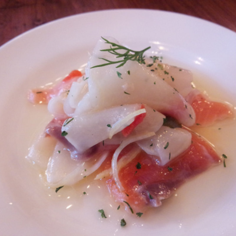 サーモンとカブのビナグレット（ランチ）(エルチャテオ 銀座店)