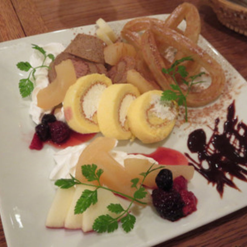 デザート盛り合わせ(エルチャテオ 銀座店)