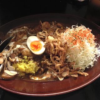 黒い肉カレー(カレーは飲み物。)