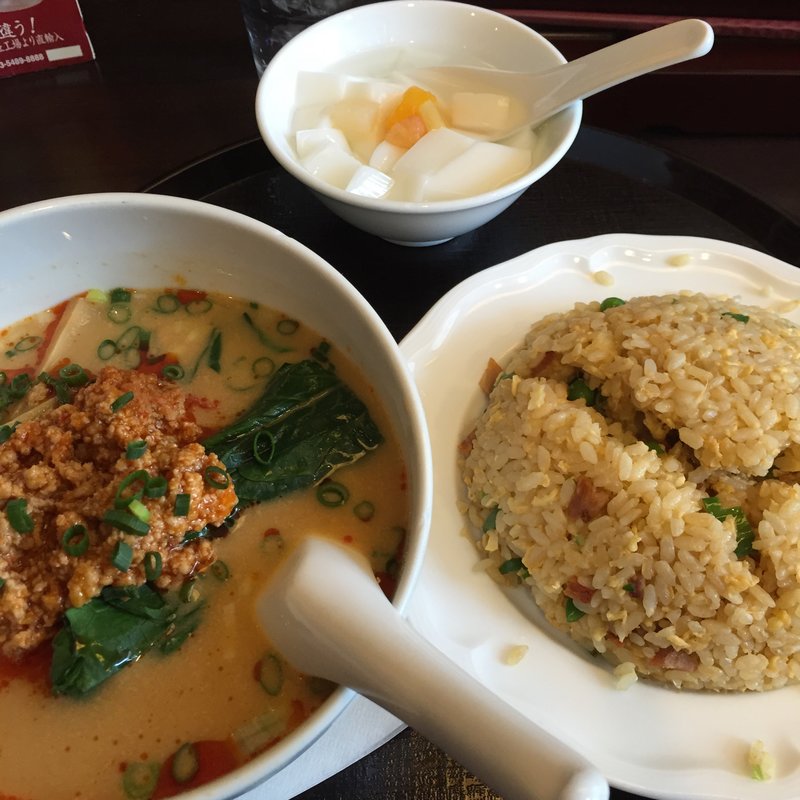 担々麺とチャーハンのランチセット(梅蘭 御茶ノ水ワテラス店)