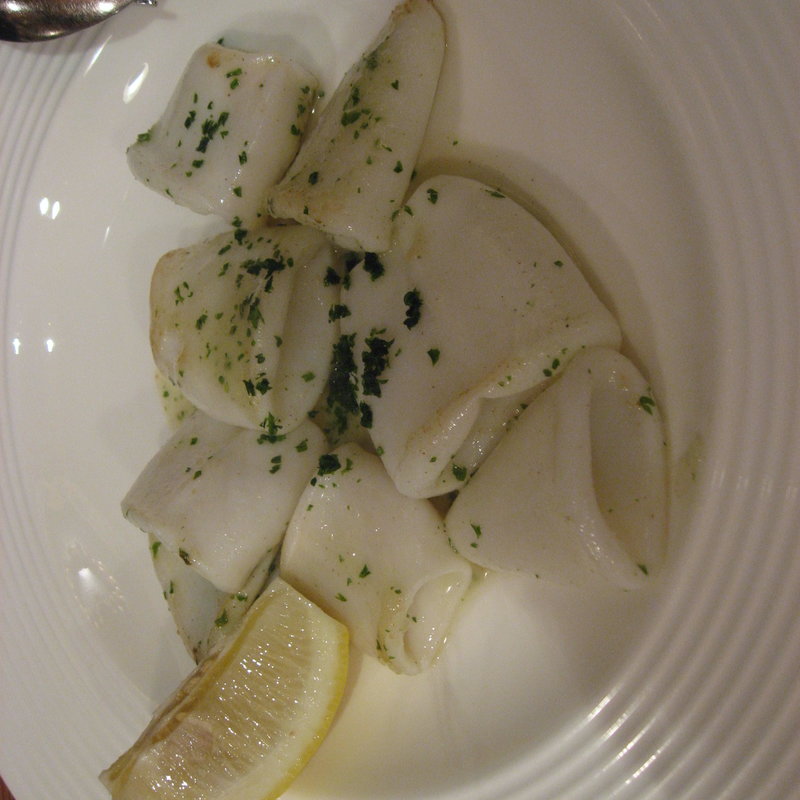 剣先イカのガーリックソテー(エルチャテオ 銀座店)