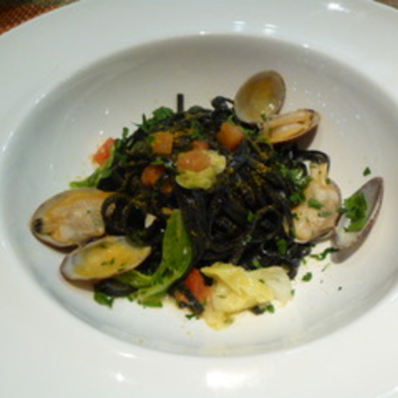 タリオリーニ ネロ（イカスミを練りこんだロングパスタ）(セストセンソ 新宿タカシマヤ店)