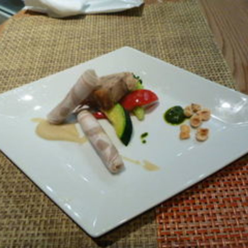 九州産黒豚のロースハムとバラ肉の低温調理　白いんげん豆のピューレを添えて(セストセンソ 新宿タカシマヤ店)