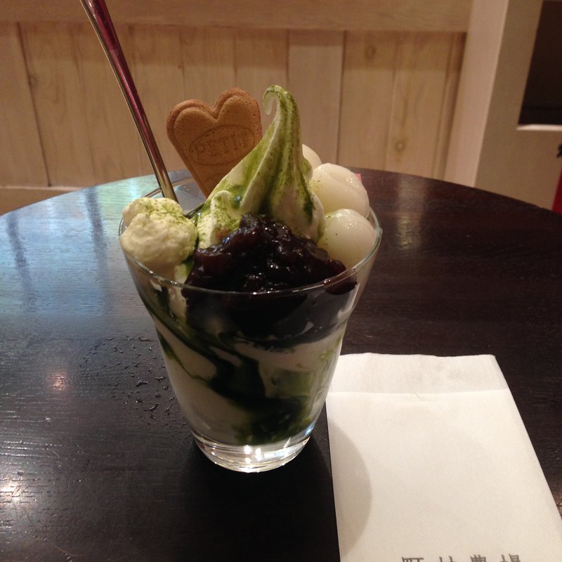 十勝あずきの抹茶パフェ