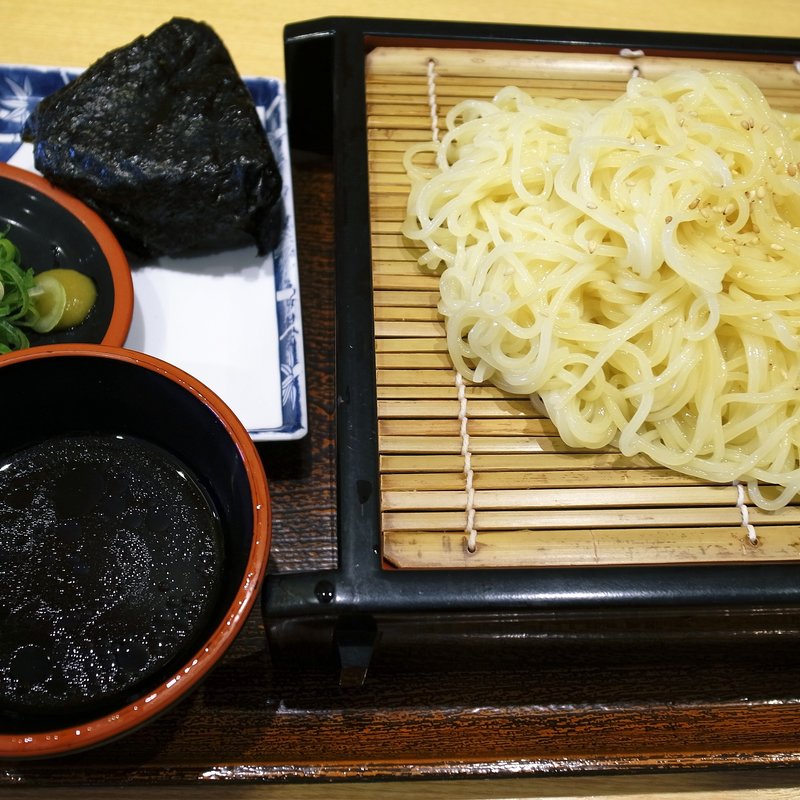 ザルラーメンおにぎりセット(麺ざんまい 近鉄京都駅店 )