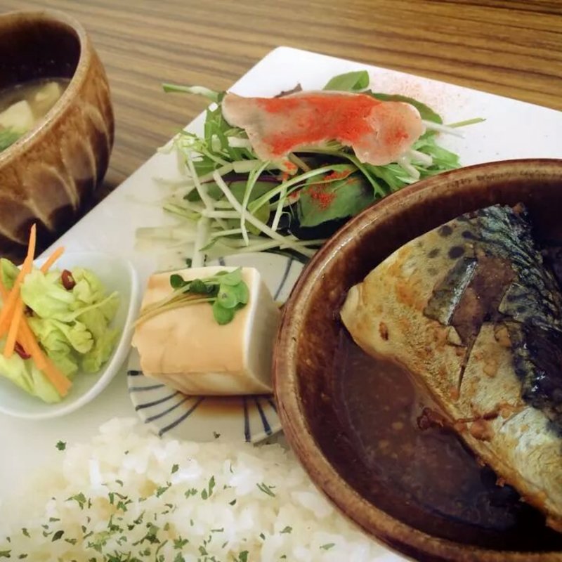 サバのぴり辛味噌にプレート(カフェ フジヌマ （Cafe FUJINUMA）)