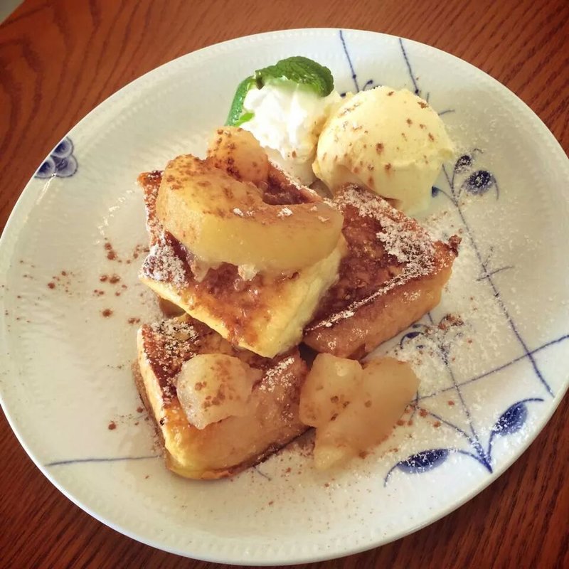 アップルシナモンフレンチトースト(カフェ フジヌマ （Cafe FUJINUMA）)