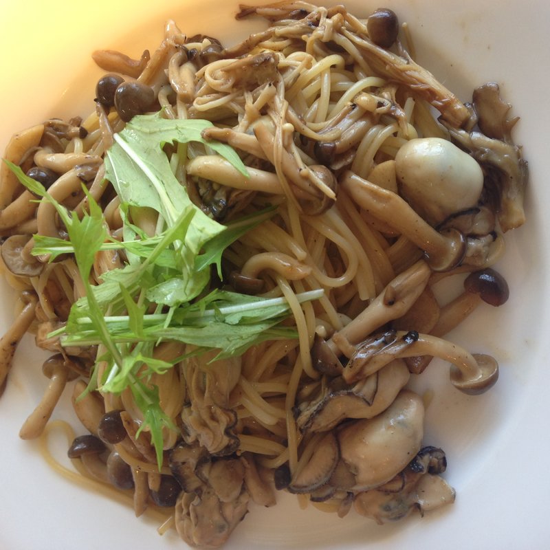 牡蠣ときのこのパスタ(鵠沼パスタダイナー スプーン)