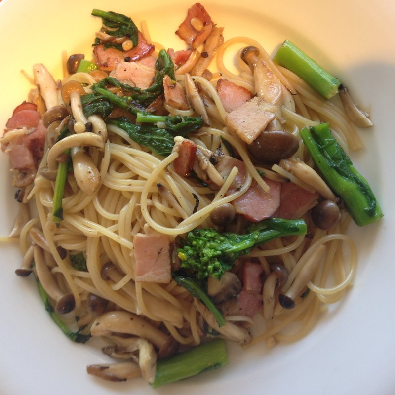 菜の花ときのこのパスタ(鵠沼パスタダイナー スプーン)