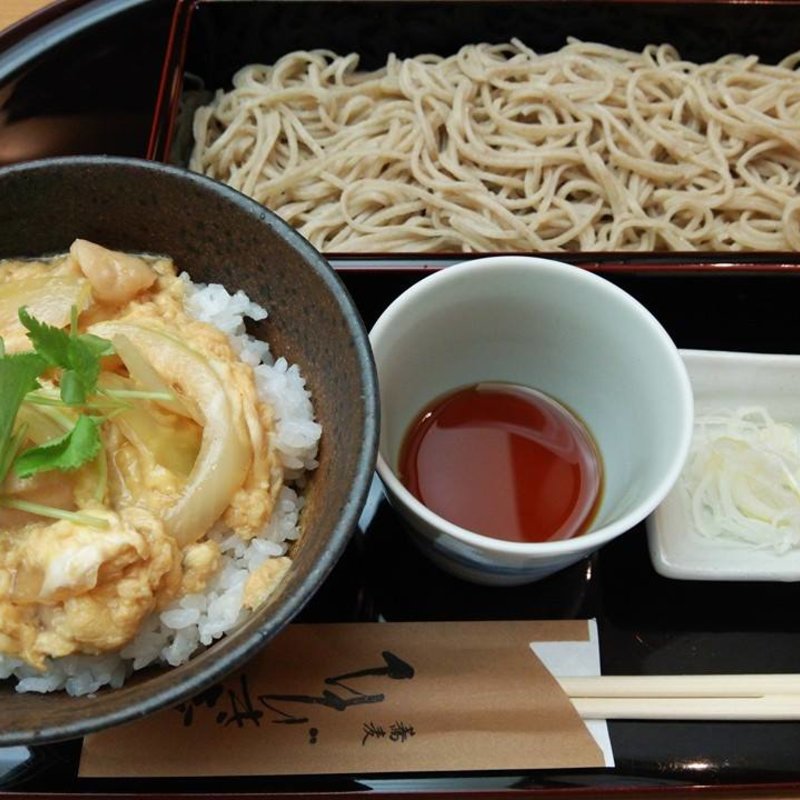 榛名鶏の親子丼とせいろそば(ひびき庵)