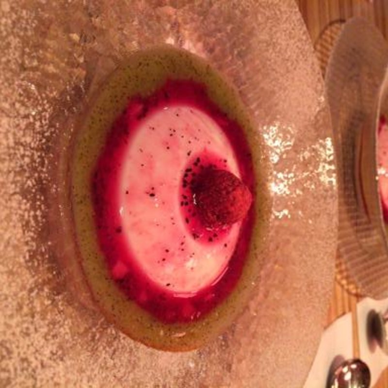 苺の杏仁豆腐セクシーミントソース(パラダイス ダイナシティ)