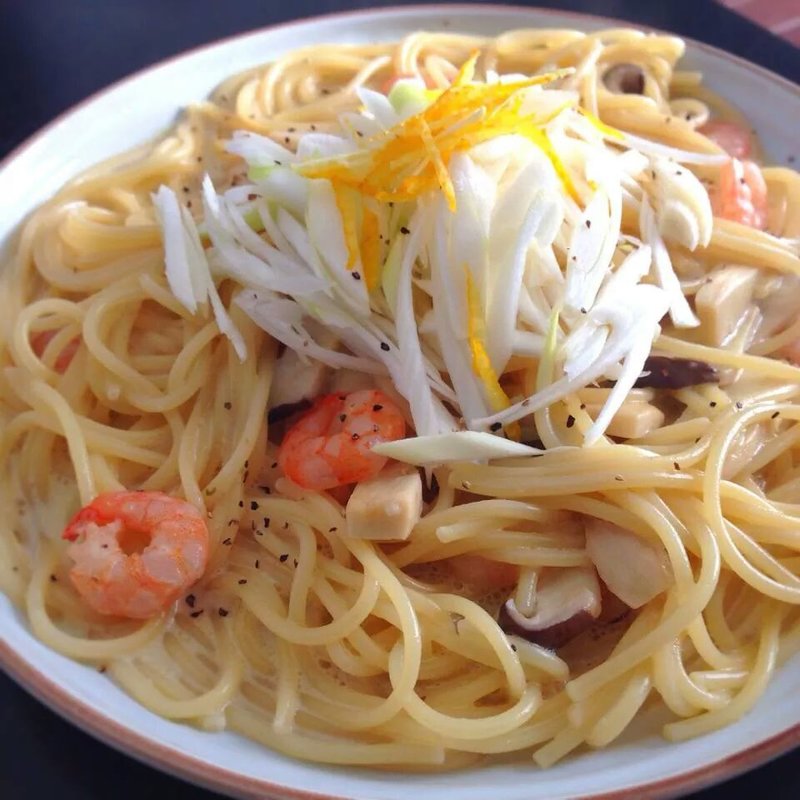 エビとエリンギのゆずクリームパスタ(HEJIRA)