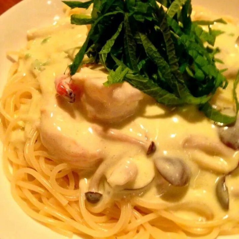 エビとしめじのクリームパスタ(HEJIRA)
