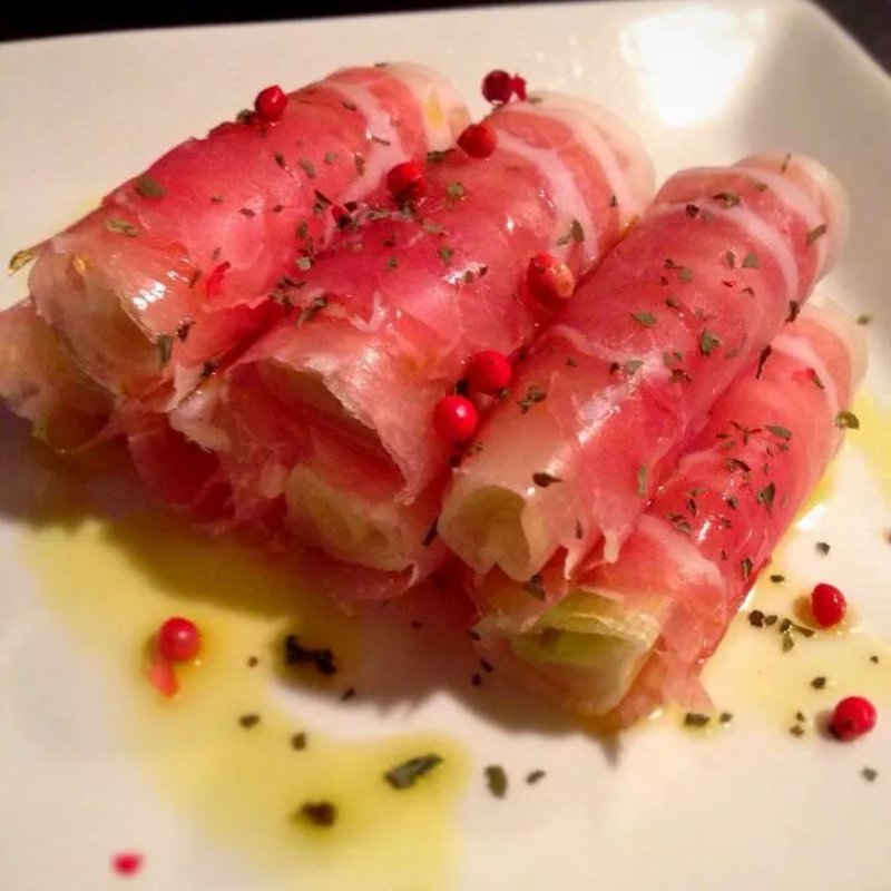 蒸しネギの生ハム巻き(HEJIRA)