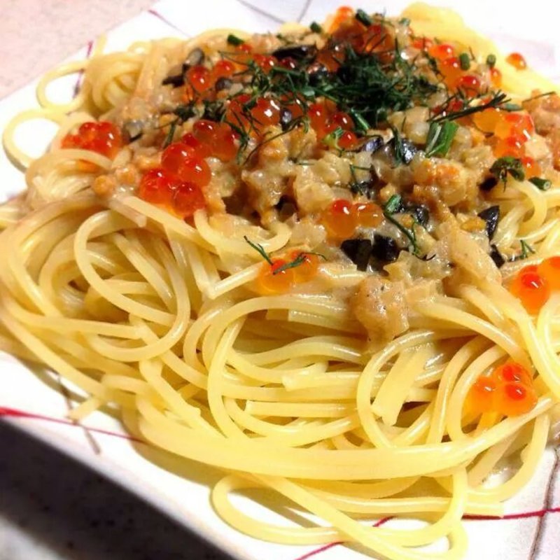 にんにくといくらのクリームパスタ(HEJIRA)