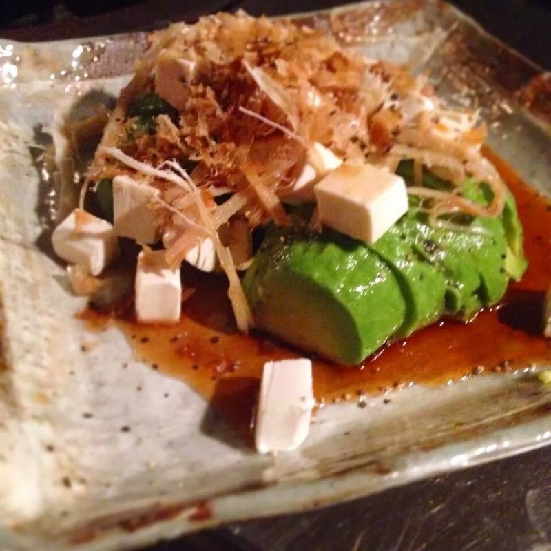 アボカドとクリームチーズのかつお節ポン酢(HEJIRA)