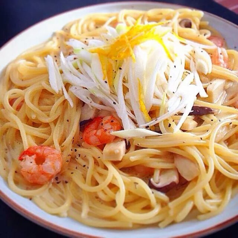 エビとしめじの柚クリームパスタ(HEJIRA)