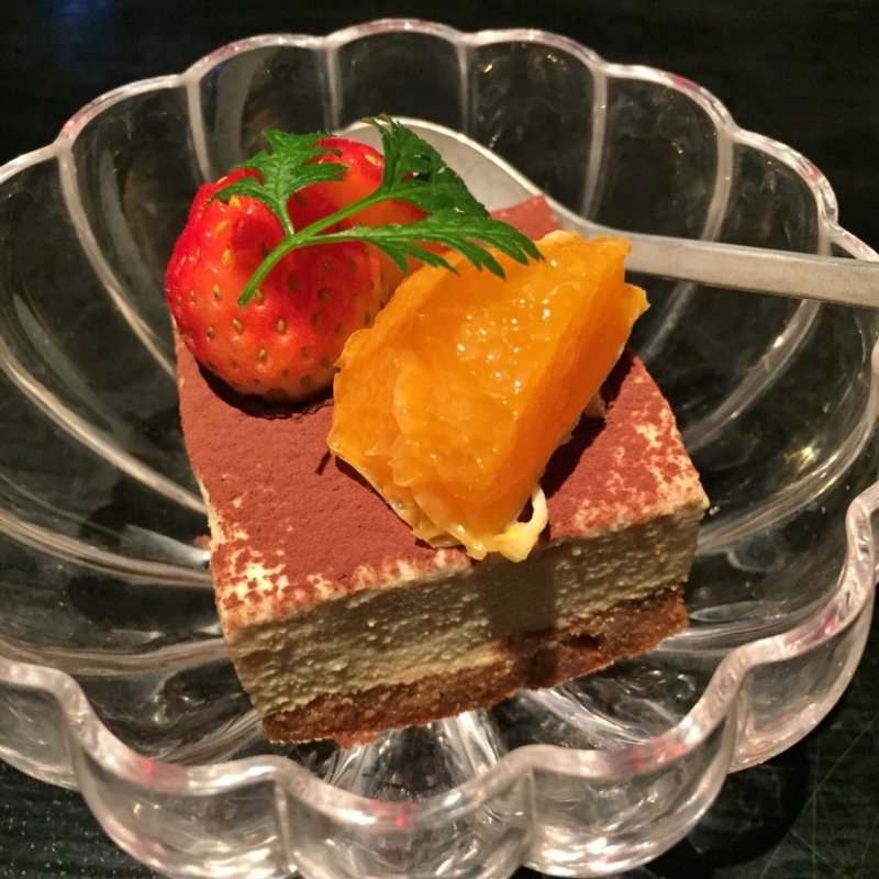 黒みつときな粉のティラミス(ふくい、望洋楼 青山店)