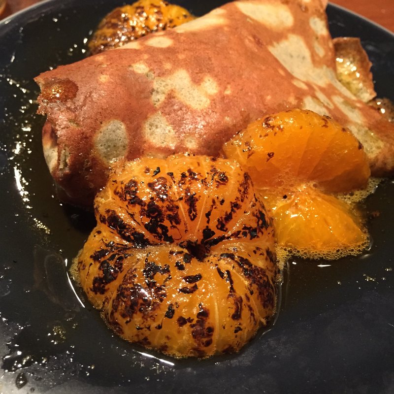 蜜柑のクレープ　アイス添え(老虎菜 （ラオフーツァイ）)