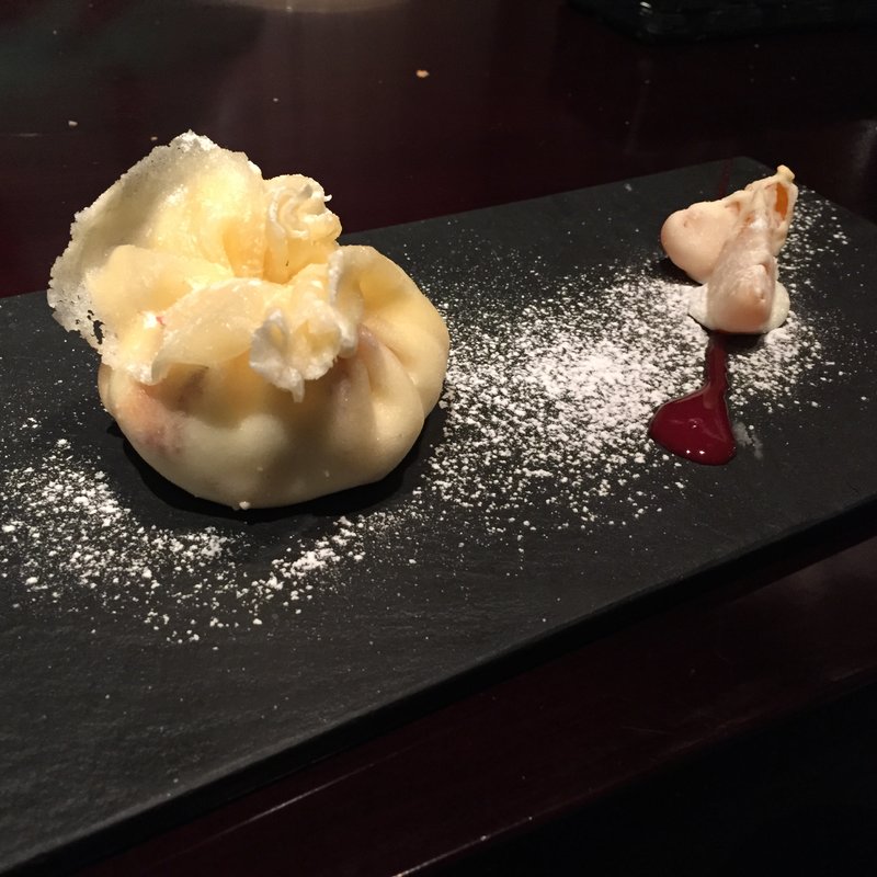 ホワイトチョコレートとイチゴのクレープ(クーテ)