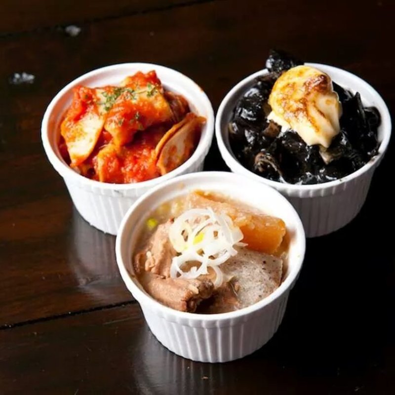 白もつ黒もつ赤もつ(宮のバル)