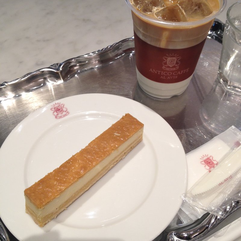 チーズケーキ(アンティコカフェ アルアビス なんばパークス店 （ANTICO CAFFE AL AVIS）)