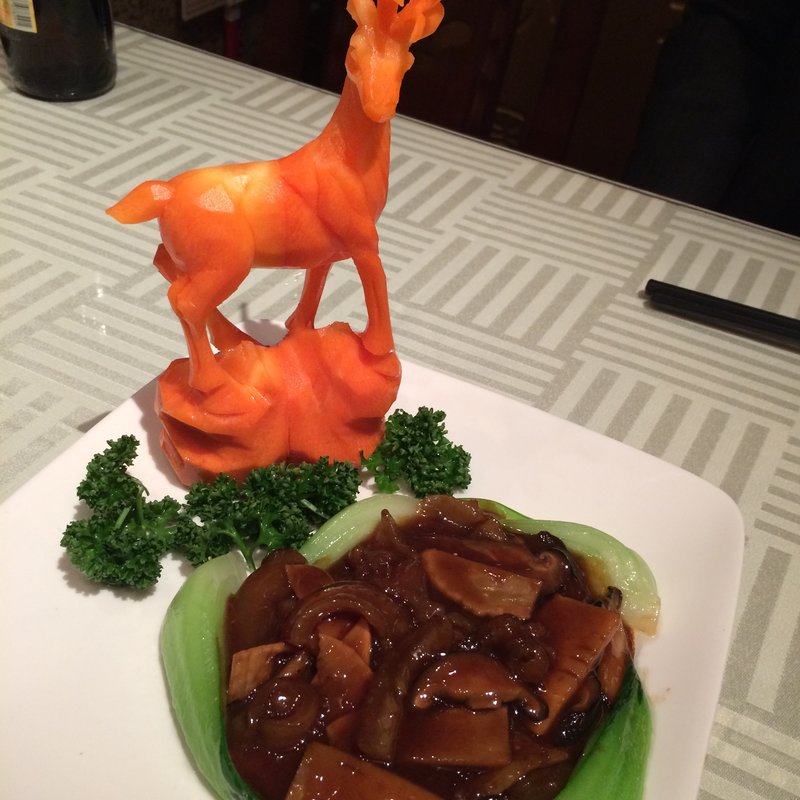 鹿のアキレス腱特製ソース煮込み(涵梅舫)