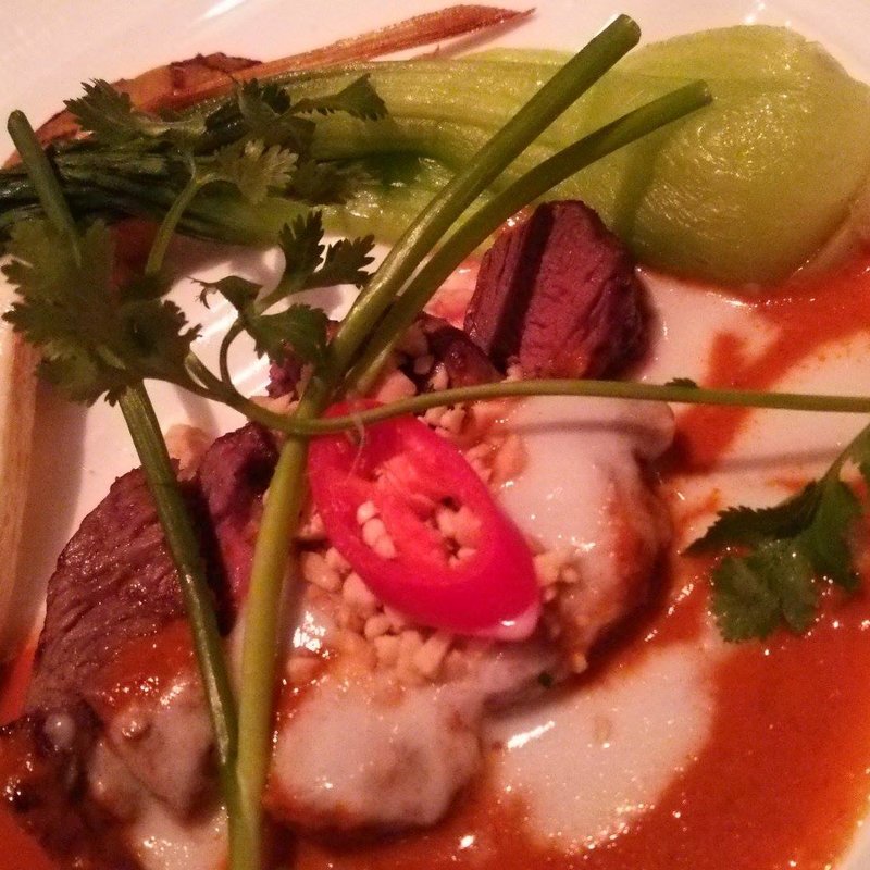 牛フィレ肉のグリル 、パネンソース(JIM THOMPSON’S Table)