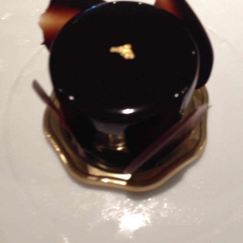 アンブロワジー(イデミ・スギノ （HIDEMI SUGINO）)