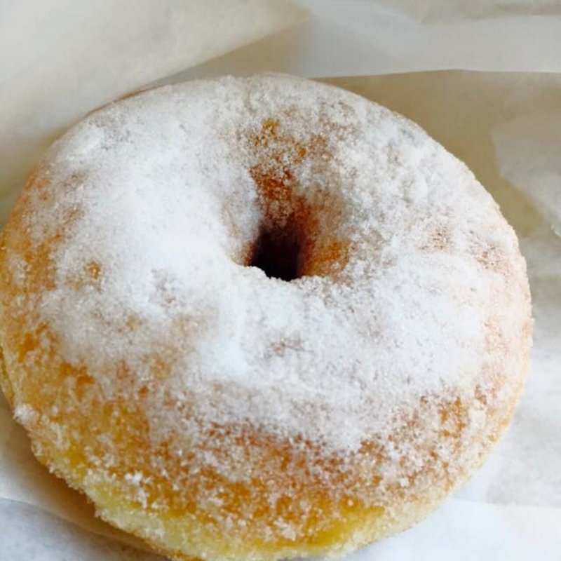 プレーンシュガードーナッツ(ベッカライ徳多朗 Yotsubako )