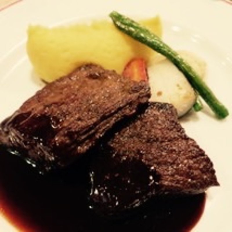 エゾシカもも肉のロースト(パリのワイン食堂)