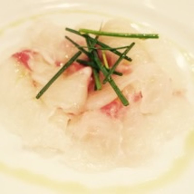 真鯛のカルパッチョ(パリのワイン食堂)