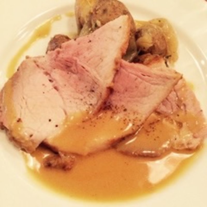 吉田豚のロースト(パリのワイン食堂)