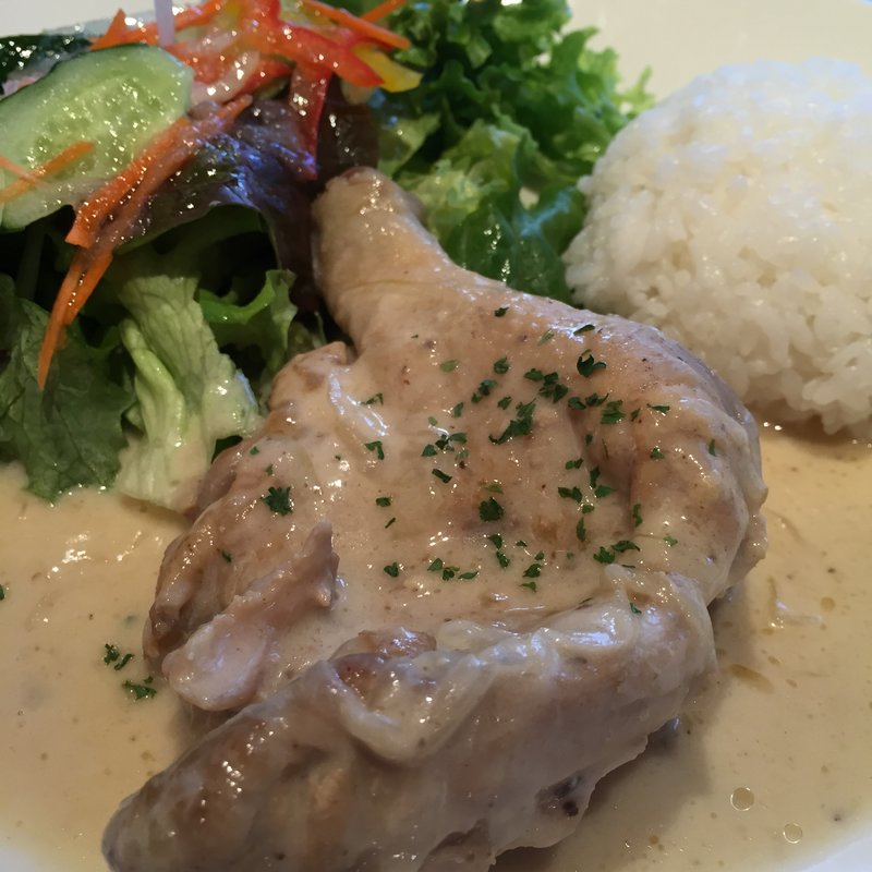 骨つき鳥もも肉のクリーム煮(OAKS （オークス）)