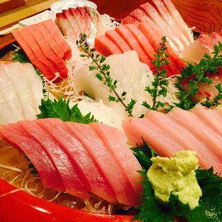 おしゃれな街三軒茶屋のおいしい刺身を食べるならここ！