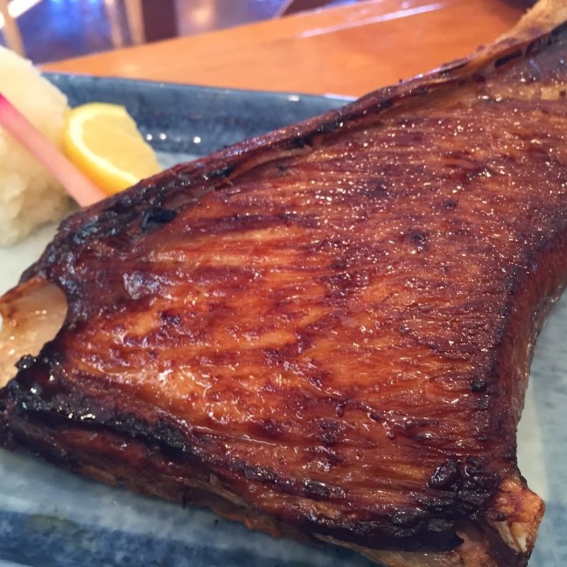 マグロのカマ焼き(グルメ館豊魚)