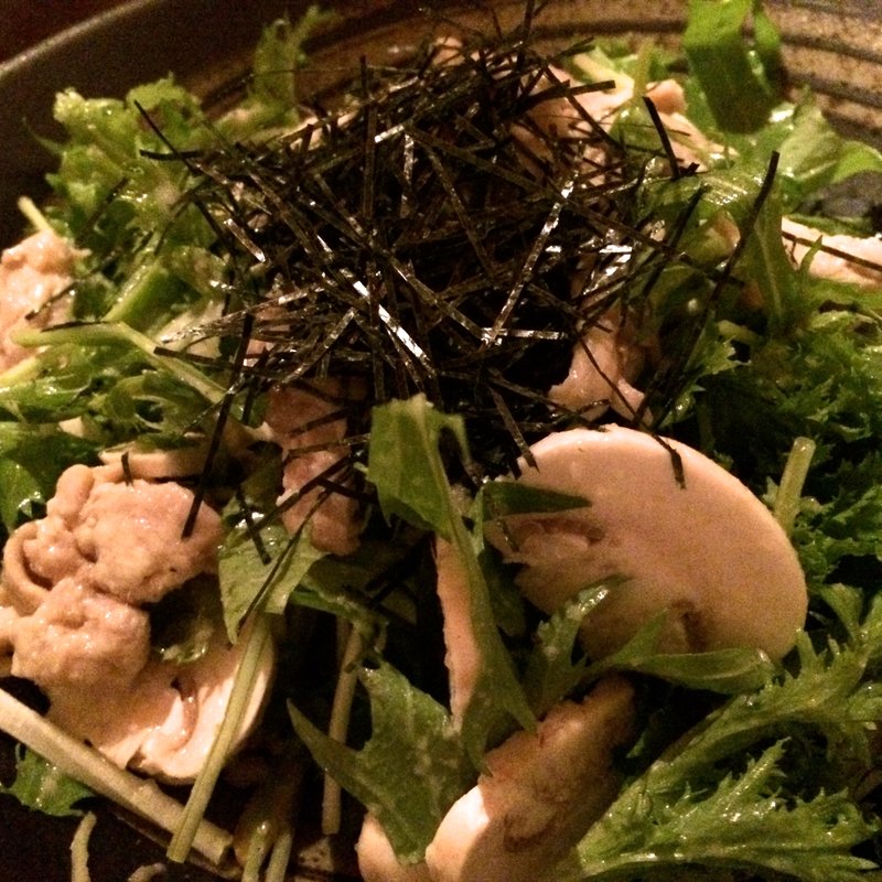 鶏せせりとマッシュルームのサラダ(焼肉 たれ山 高田馬場)