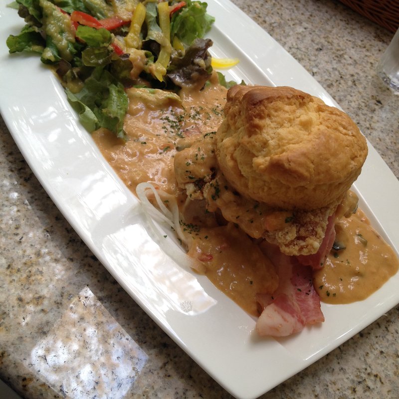 チキンカツとベーコンのビスケットサンド(サンドウィッチファクトリー （SANDWICH FACTORY）)